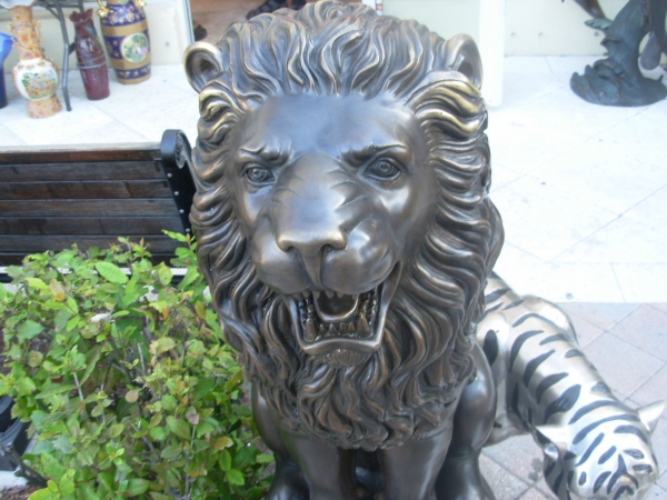 Creation of Lion Car-touche  with Hibiscus: Step 2